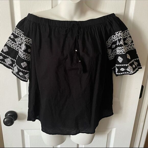 Old Navy blk off the shoulder bohemian top - Picture 1 of 4
